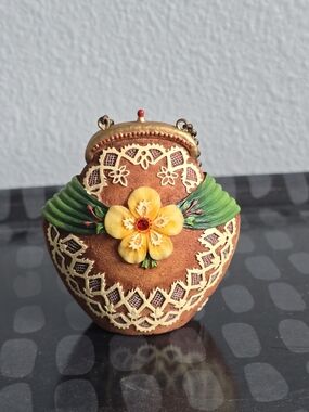 Willow Hall Ceramic Miniature Bag The Duchess